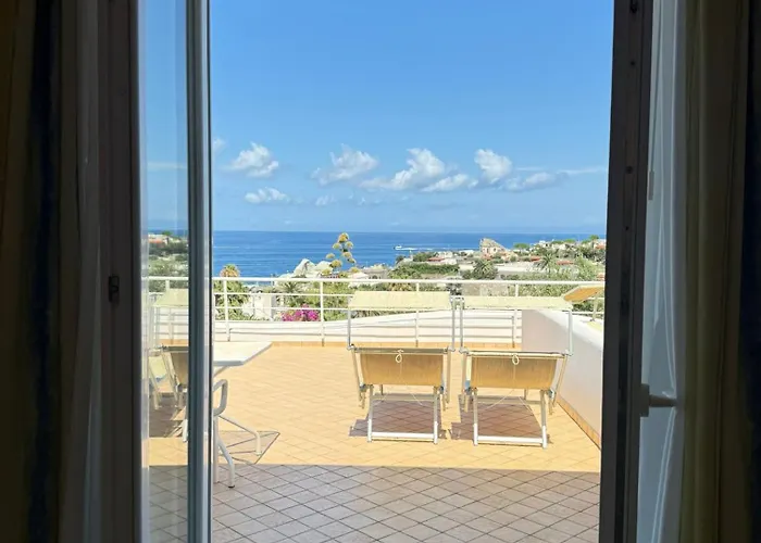 מלון Albatros 4*