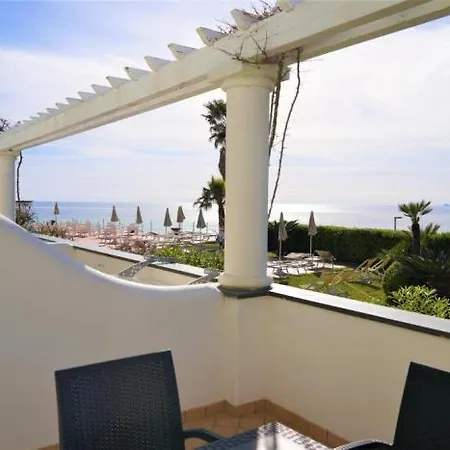 ホテル Albatros 4*